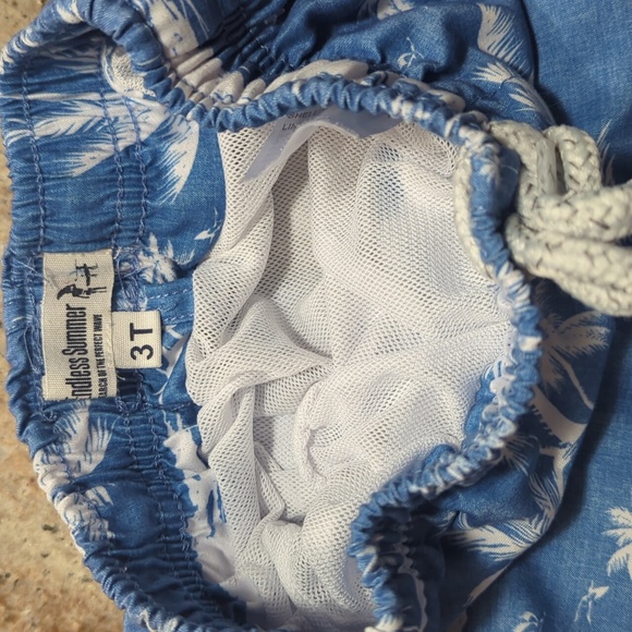 Super Soft Tropical Bathingsuit Shorts Trunks - Picture 3 of 6